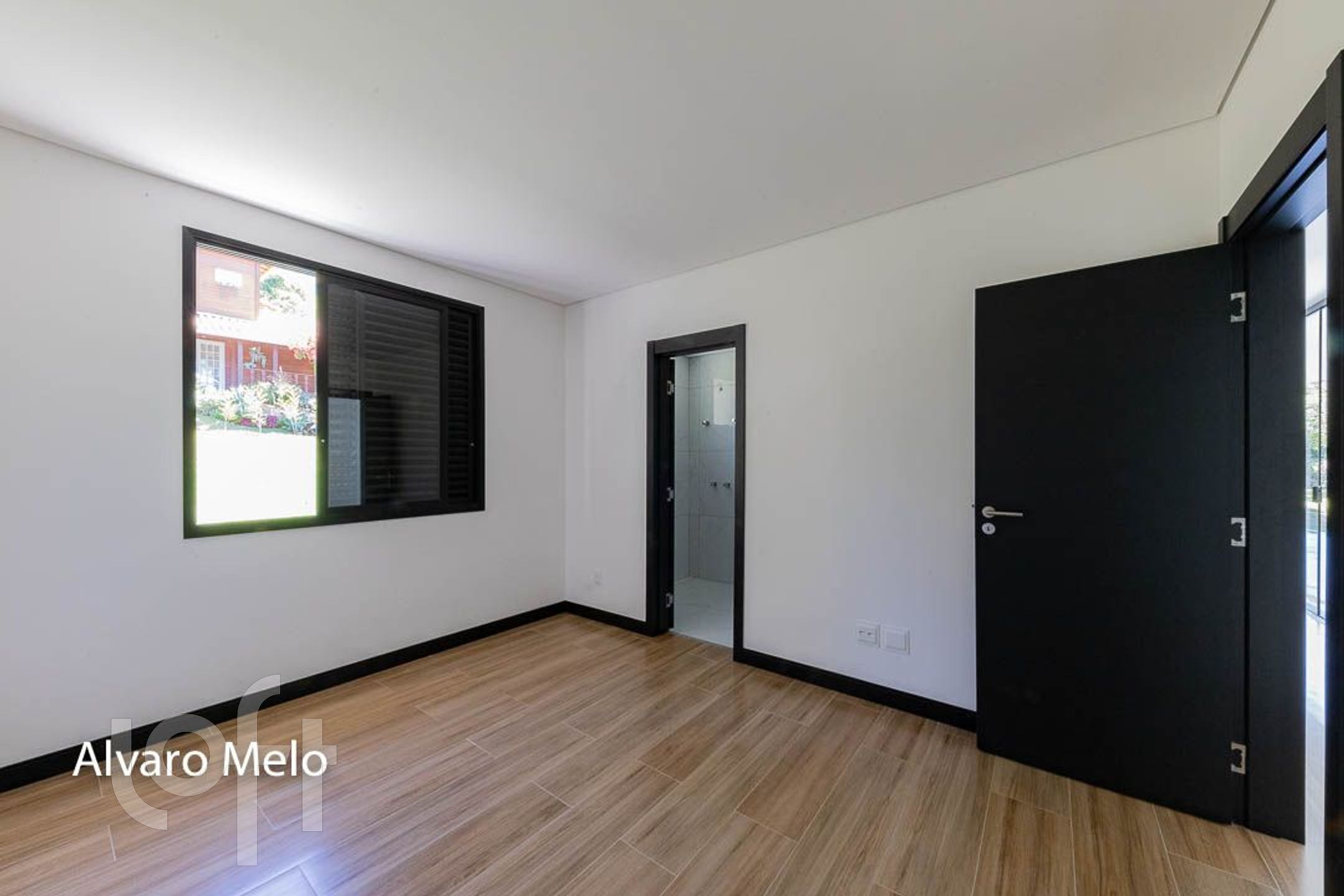 Casa à venda com 4 quartos, 350m² - Foto 16