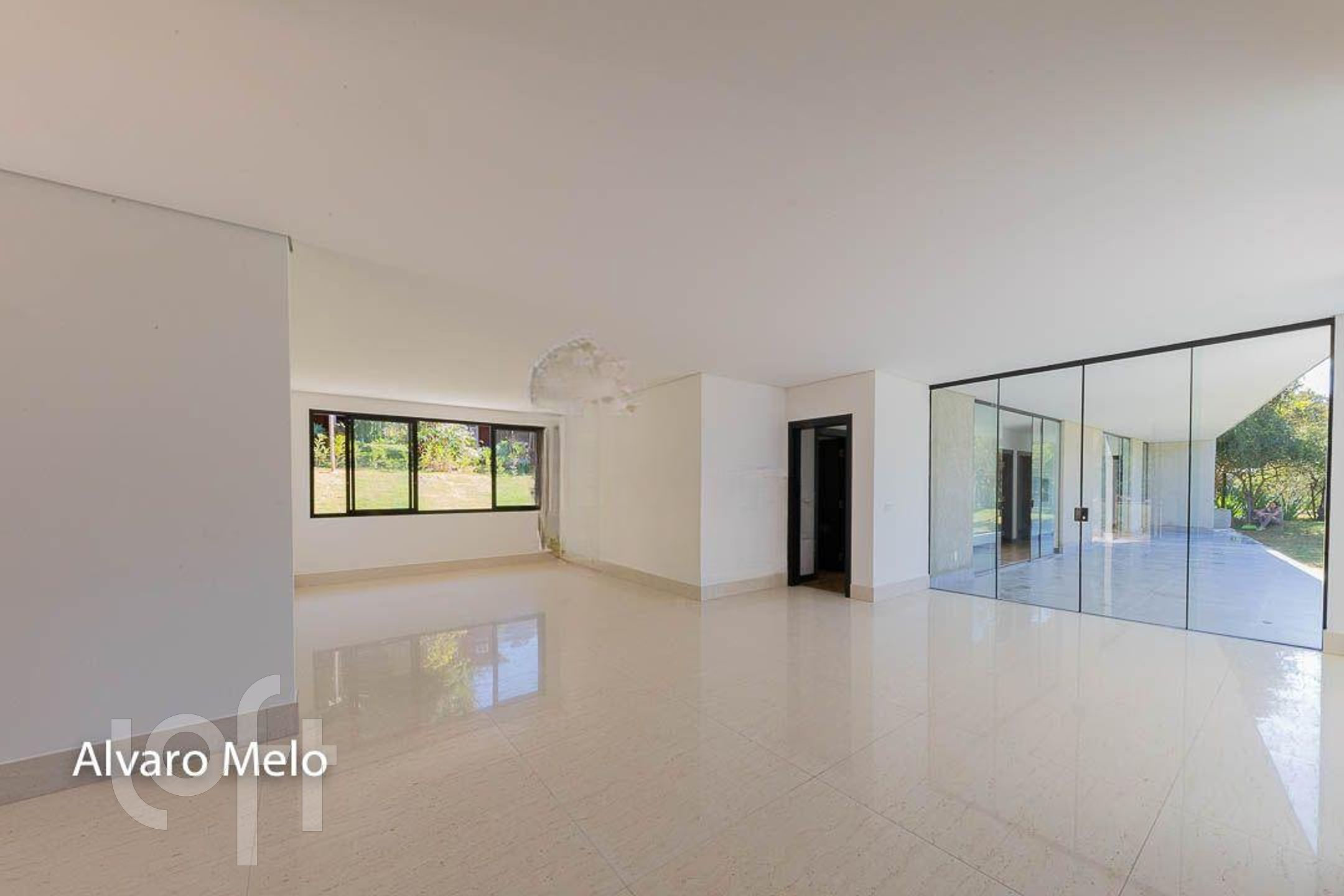 Casa à venda com 4 quartos, 350m² - Foto 1