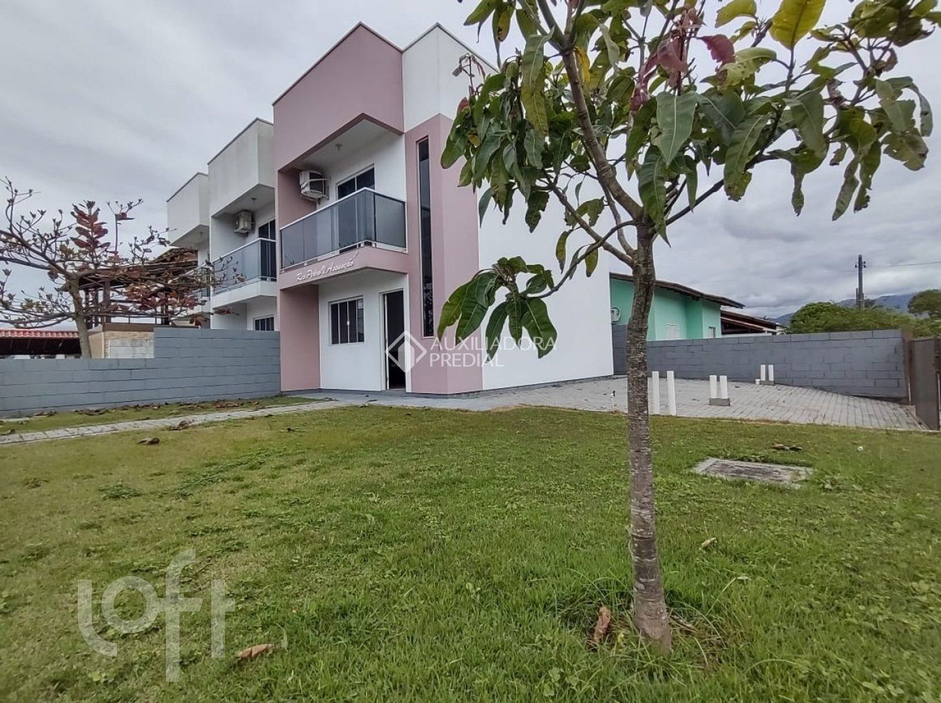 Casa Residencial com 68m², 2 quartos, 3 garagens, no bairro Praia do Sonho em Palhoça