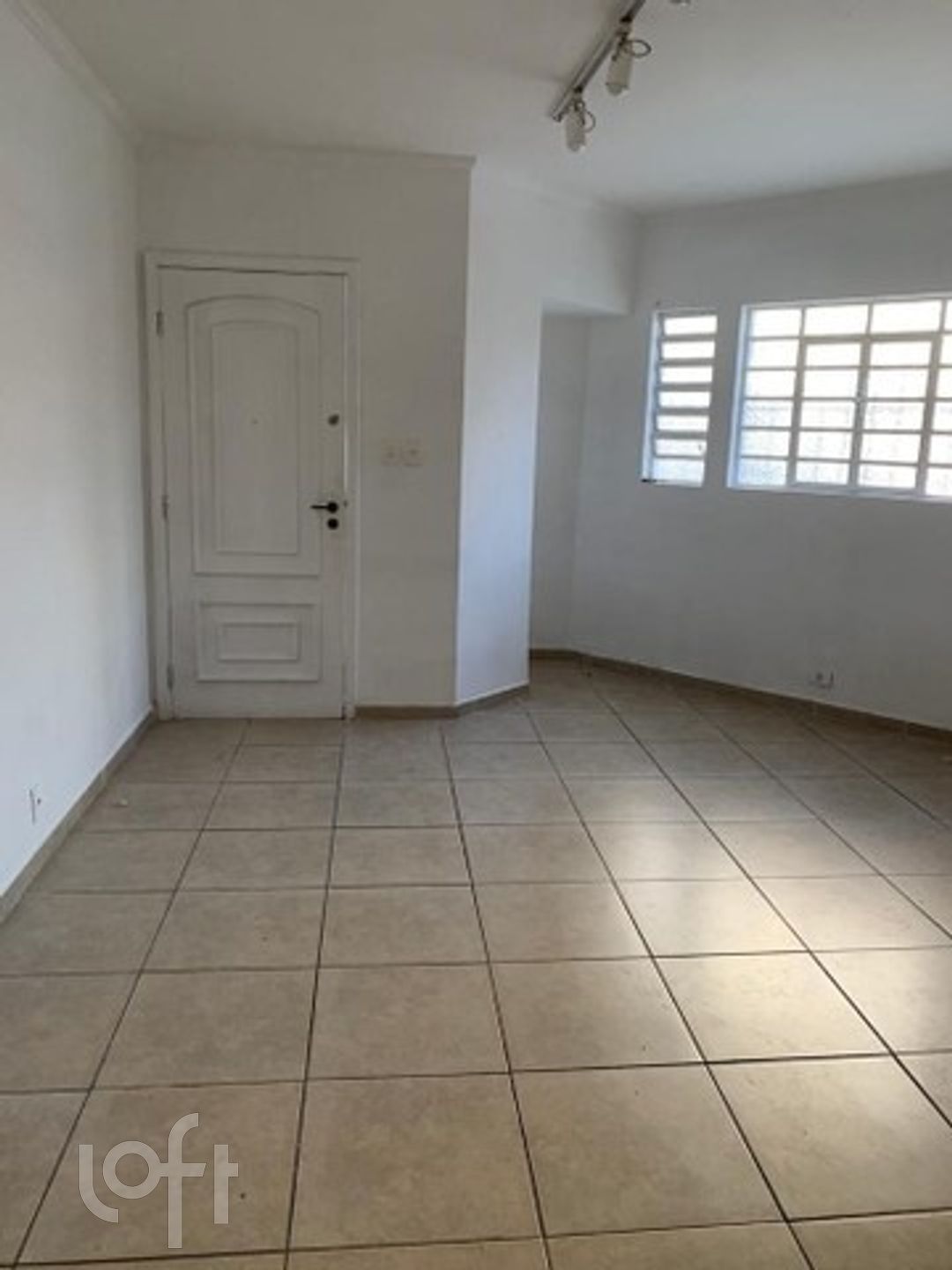 Casa à venda com 2 quartos, 90m² - Foto 2