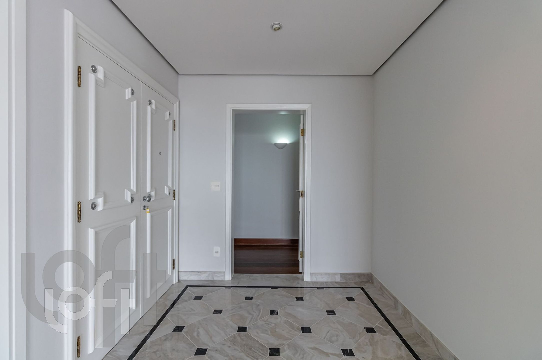 Apartamento à venda com 4 quartos, 568m² - Foto 2