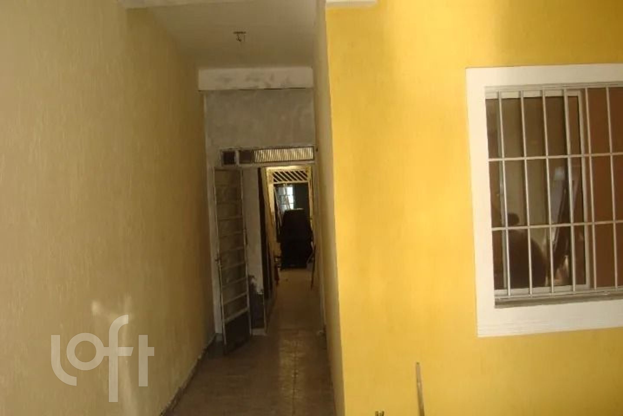 Casa à venda com 2 quartos, 200m² - Foto 2