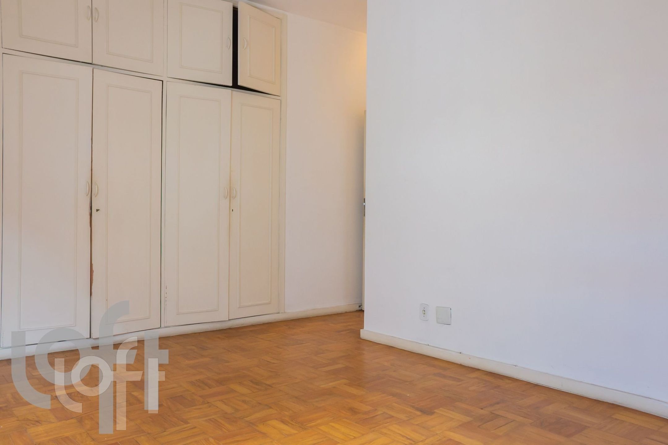 Apartamento à venda com 3 quartos, 239m² - Foto 2