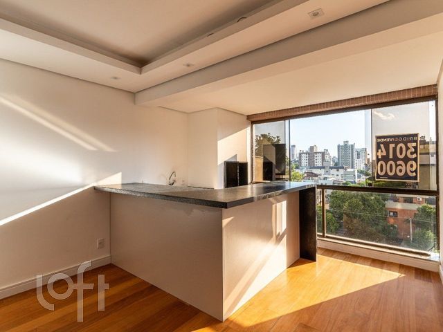 Apartamento com 114m², 3 dormitórios, 1 suíte, 2 vagas, Petrópolis em Porto Alegre