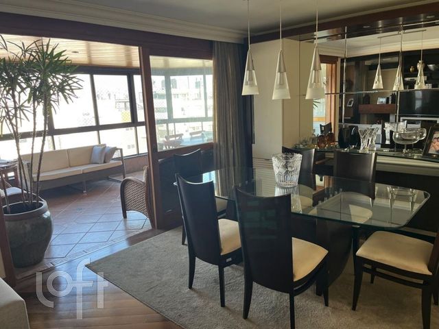 Apartamento com 190m², 4 dormitórios, 1 suíte, 2 vagas, Auxiliadora em Porto Alegre