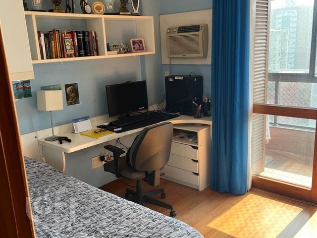 Apartamento com 190m², 4 dormitórios, 1 suíte, 2 vagas, Auxiliadora em Porto Alegre