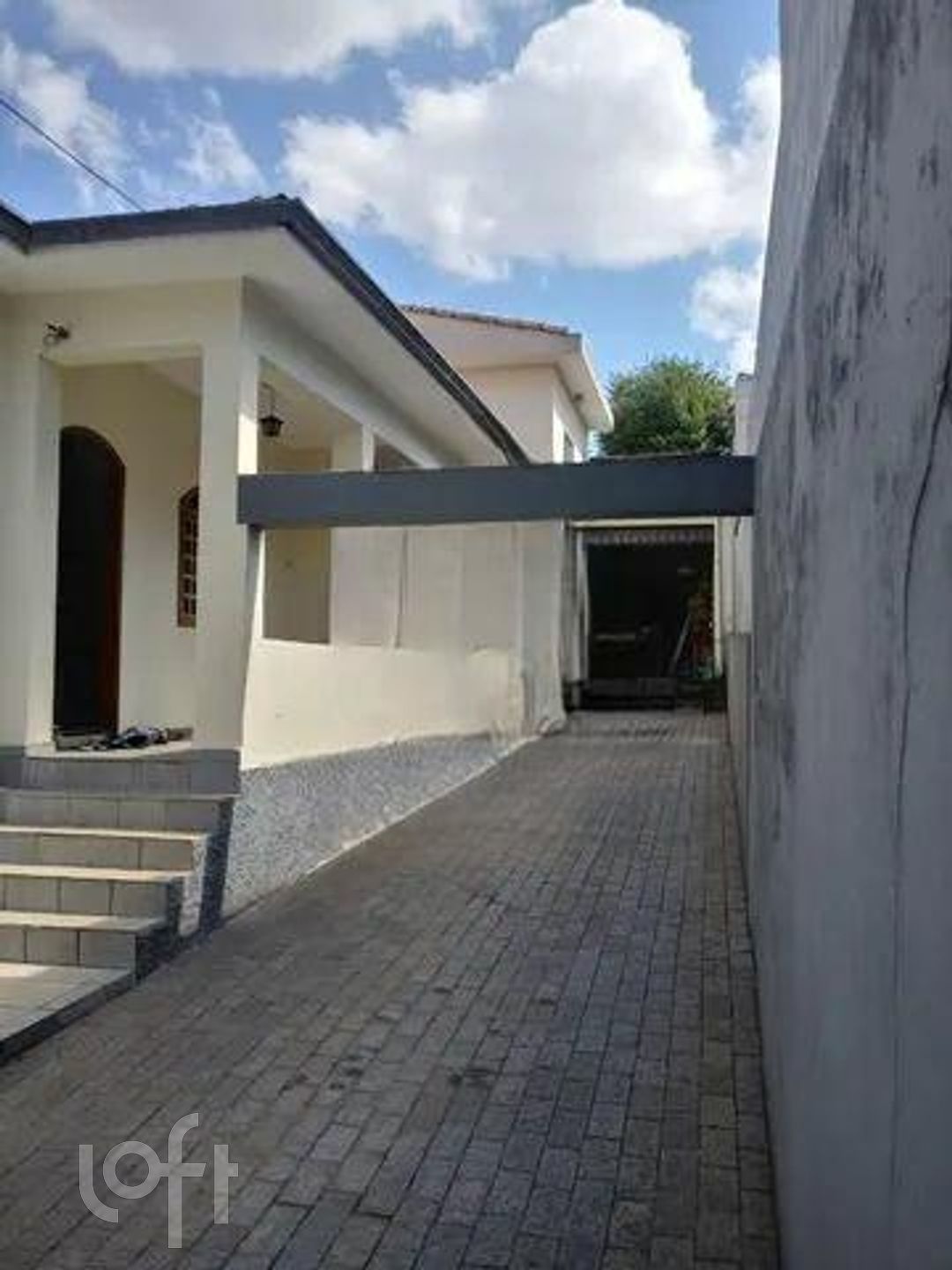 Casa à venda com 3 quartos, 252m² - Foto 1