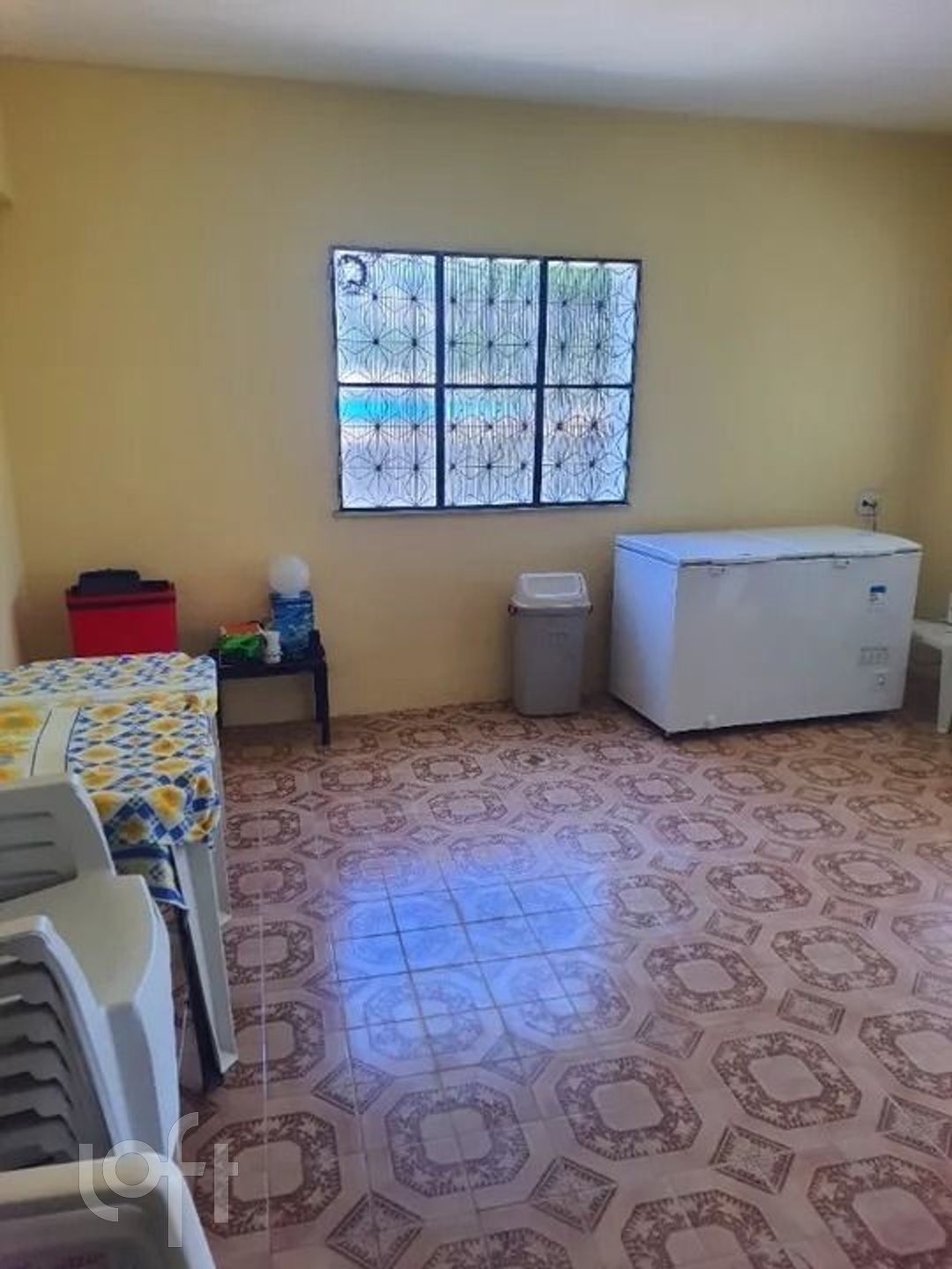 Casa à venda em Guaratiba com 181 m², 3 quartos, 1 suíte, 5 vagas