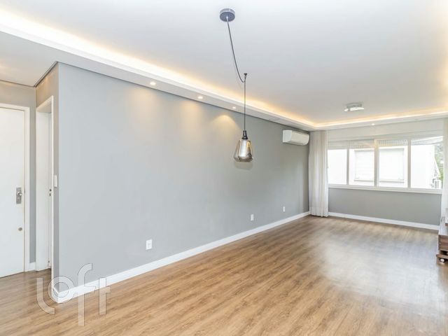 Apartamento com 111m², 3 dormitórios, 1 suíte, 1 vaga, Santa Cecília em Porto Alegre