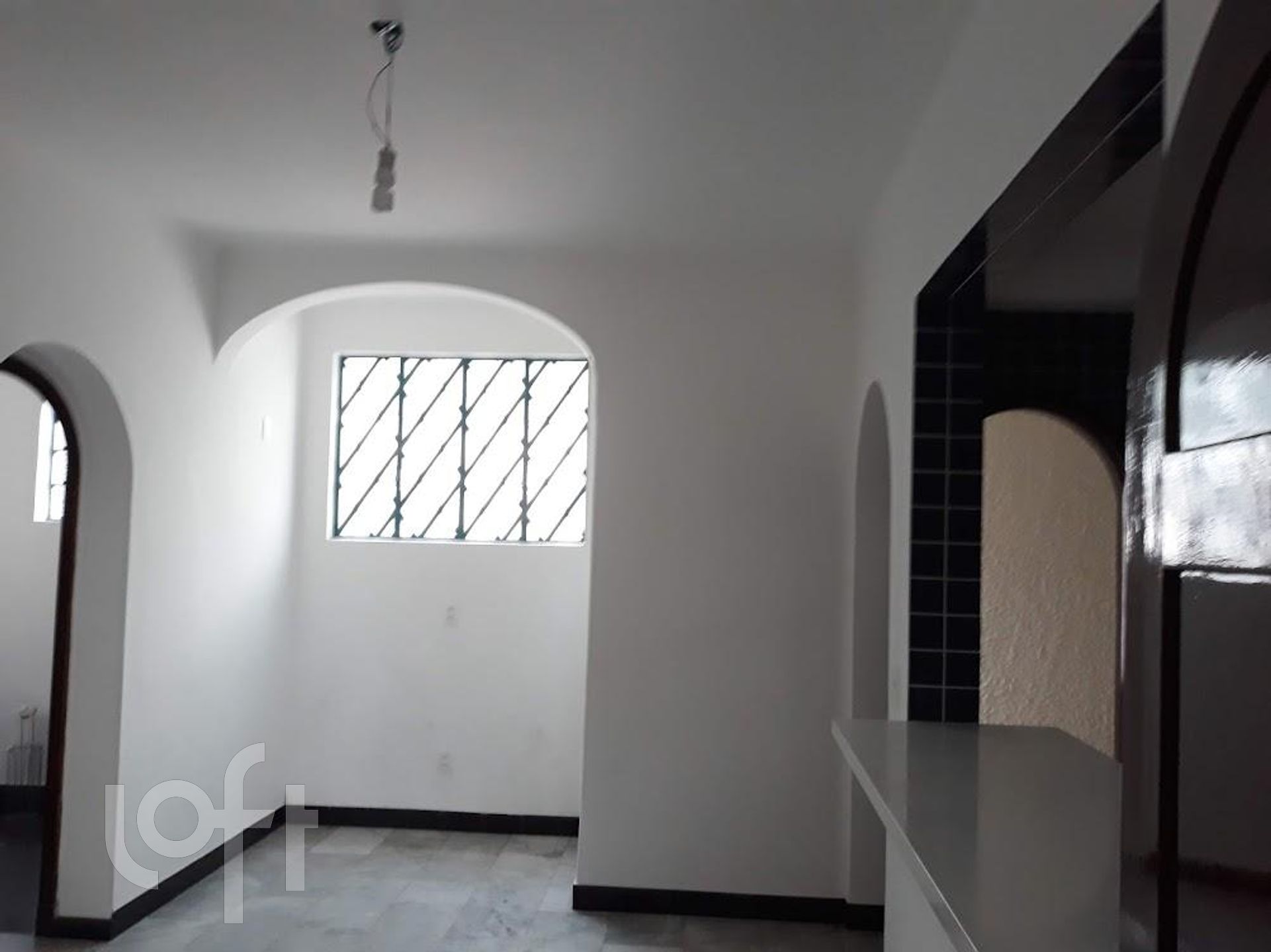 Casa à venda com 3 quartos, 330m² - Foto 8