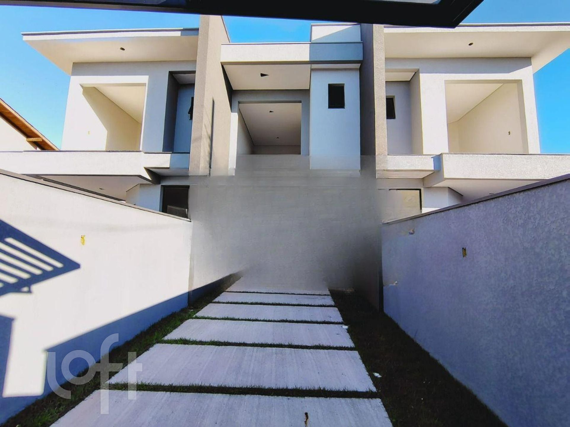 Casa à venda em Ingleses com 93 m², 2 quartos, 2 suítes, 2 vagas