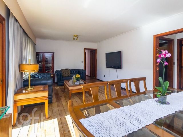 Apartamento com 181m², 3 dormitórios, 1 suíte, 1 vaga, Menino Deus em Porto Alegre