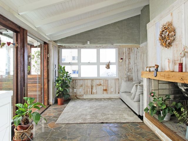 Apartamento com 145m², 2 dormitórios, 1 suíte, 1 vaga, Moinhos de Vento em Porto Alegre