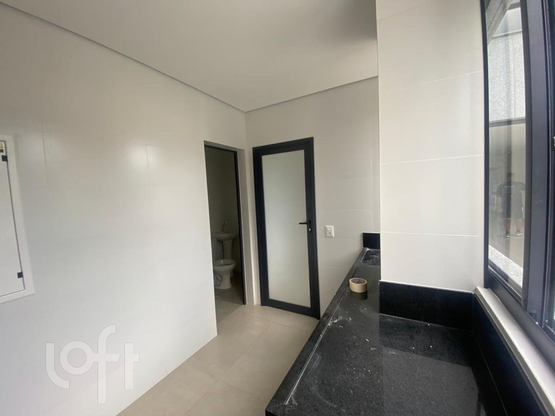 Apartamento à venda com 4 quartos, 189m² - Foto 2