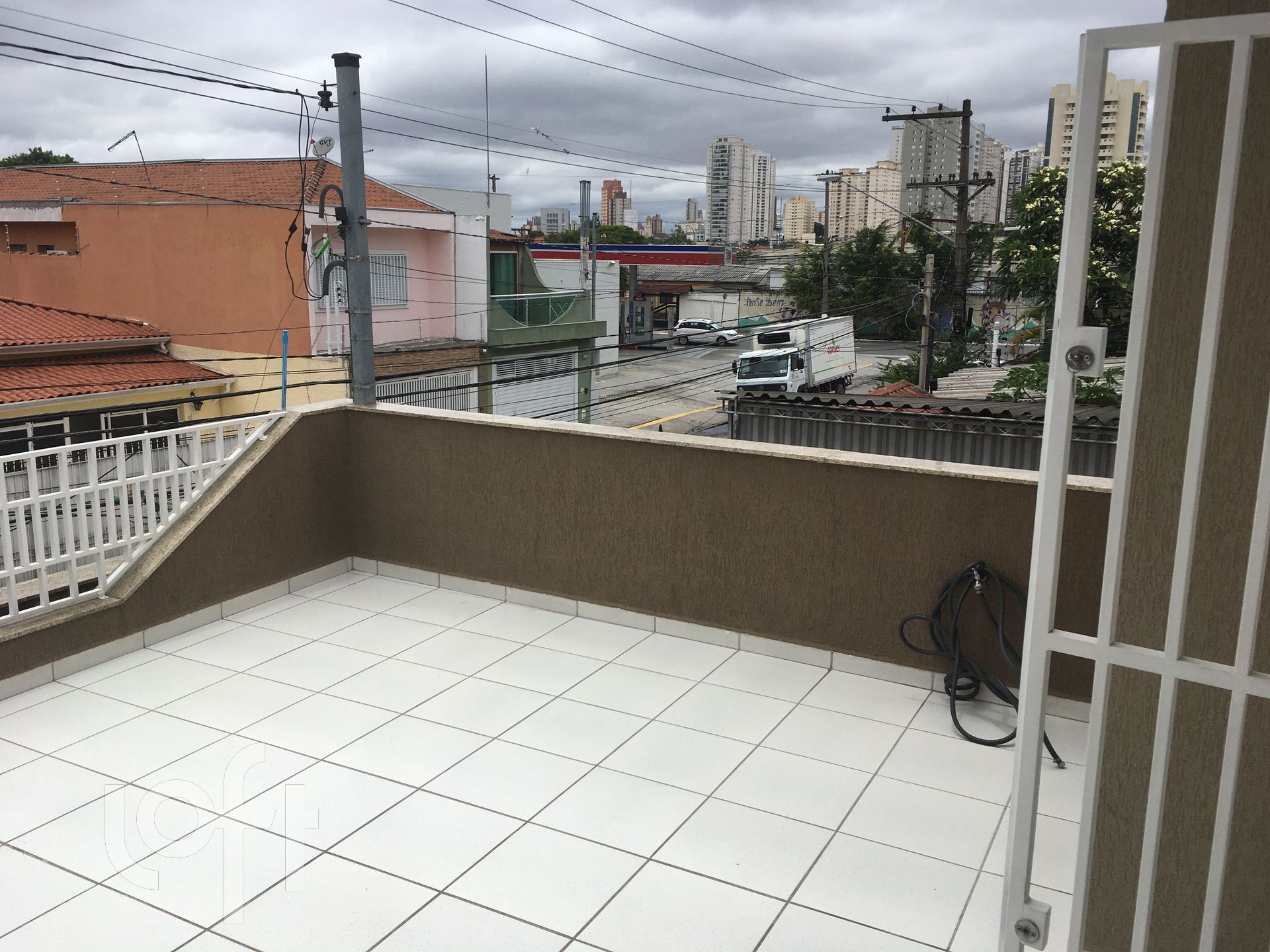 Casa à venda com 4 quartos, 200m² - Foto 5