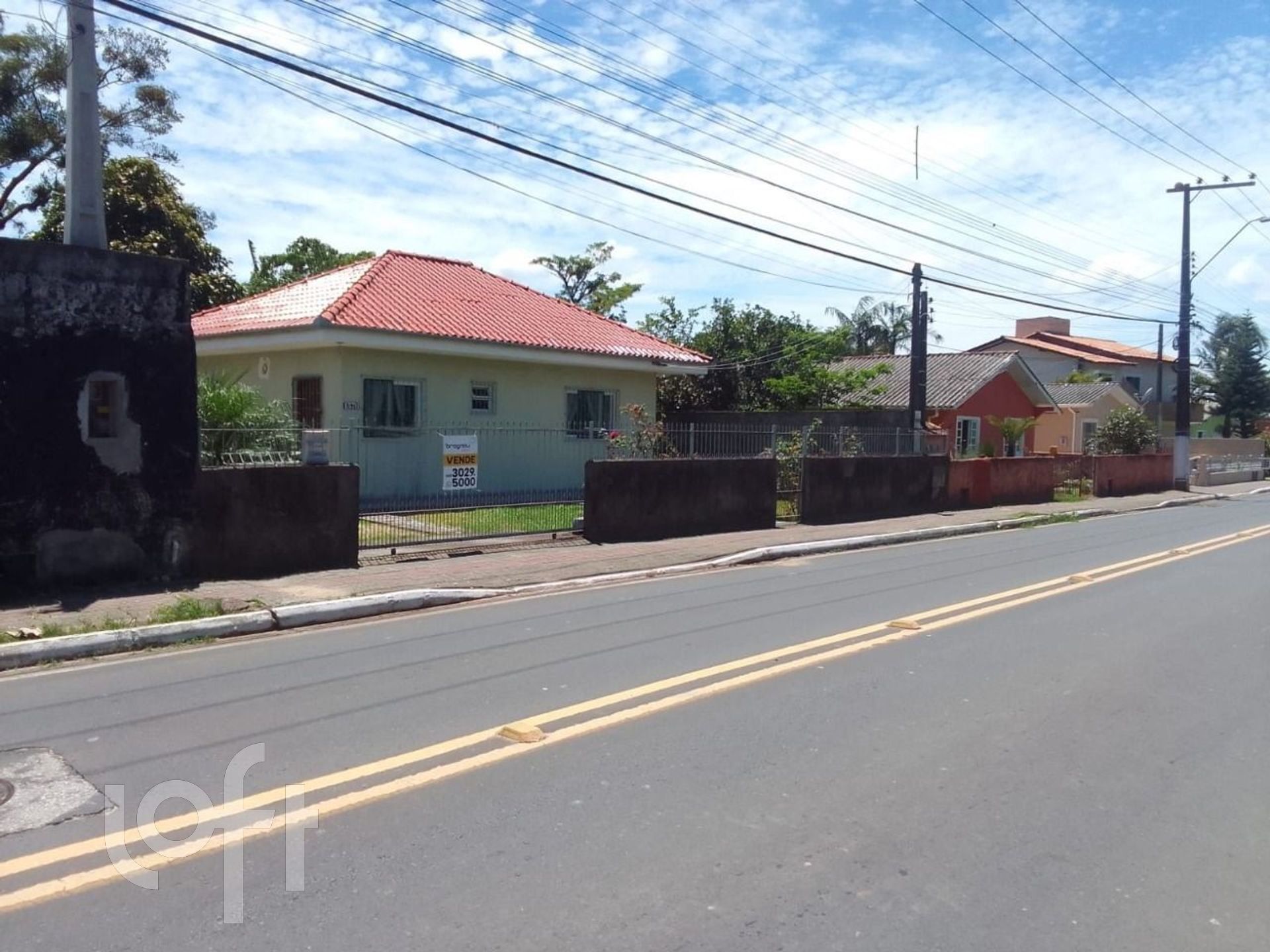 Casa à venda em Tapera da Base com 125 m², 3 quartos, 5 vagas