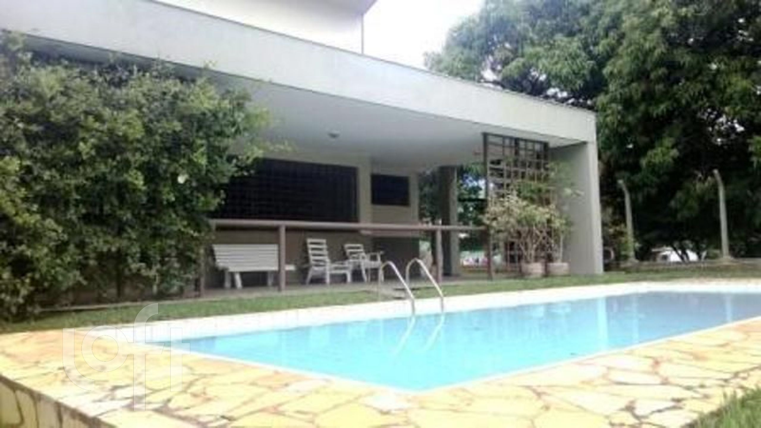 Casa à venda com 3 quartos, 430m² - Foto 1