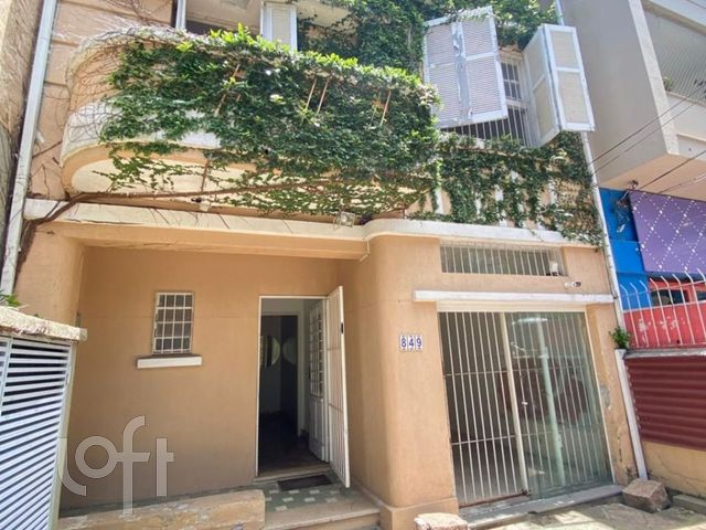 Casa com 329m², 3 dormitórios, 1 suíte, 2 vagas, Rio Branco em Porto Alegre