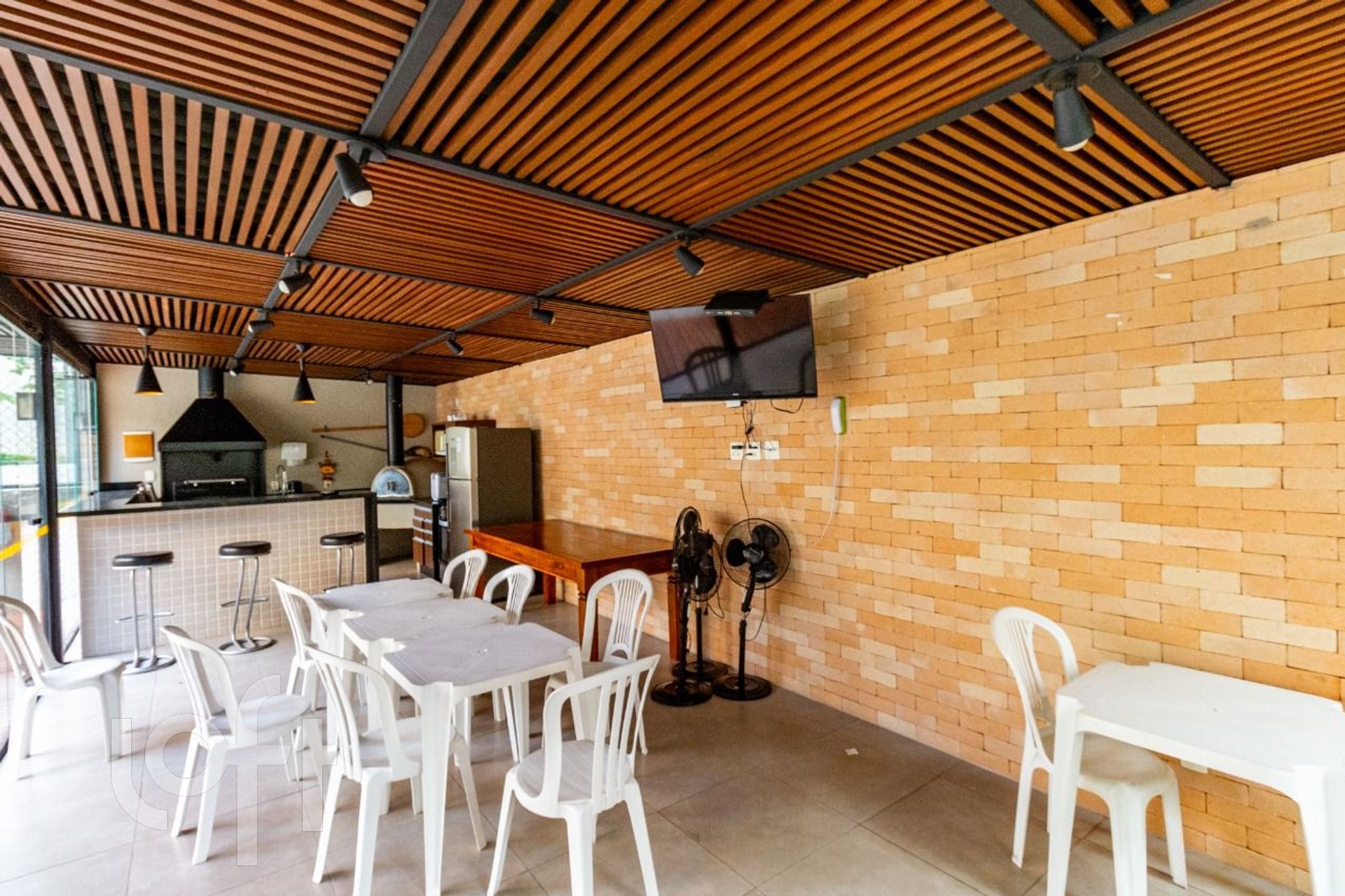 Imagem da propriedade PU1idovr6 52