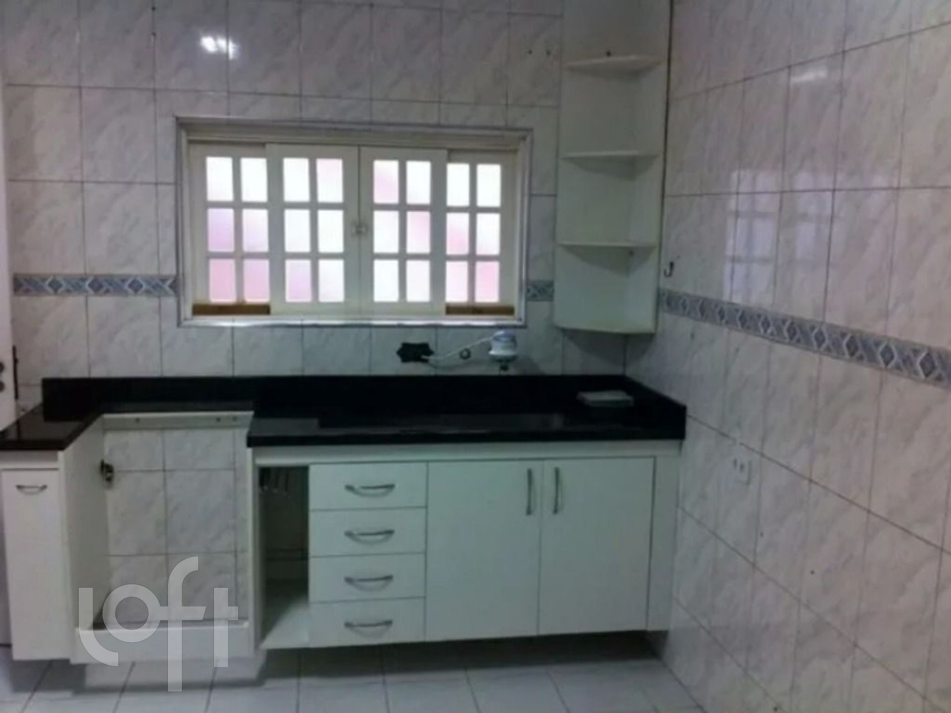 Casa à venda com 4 quartos, 200m² - Foto 3