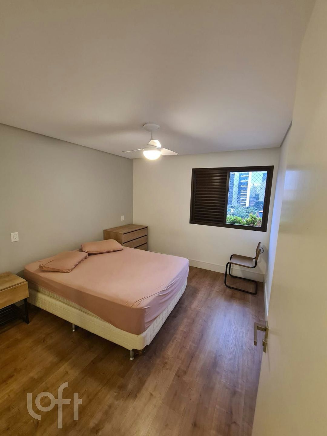 Apartamento à venda com 3 quartos, 156m² - Foto 1