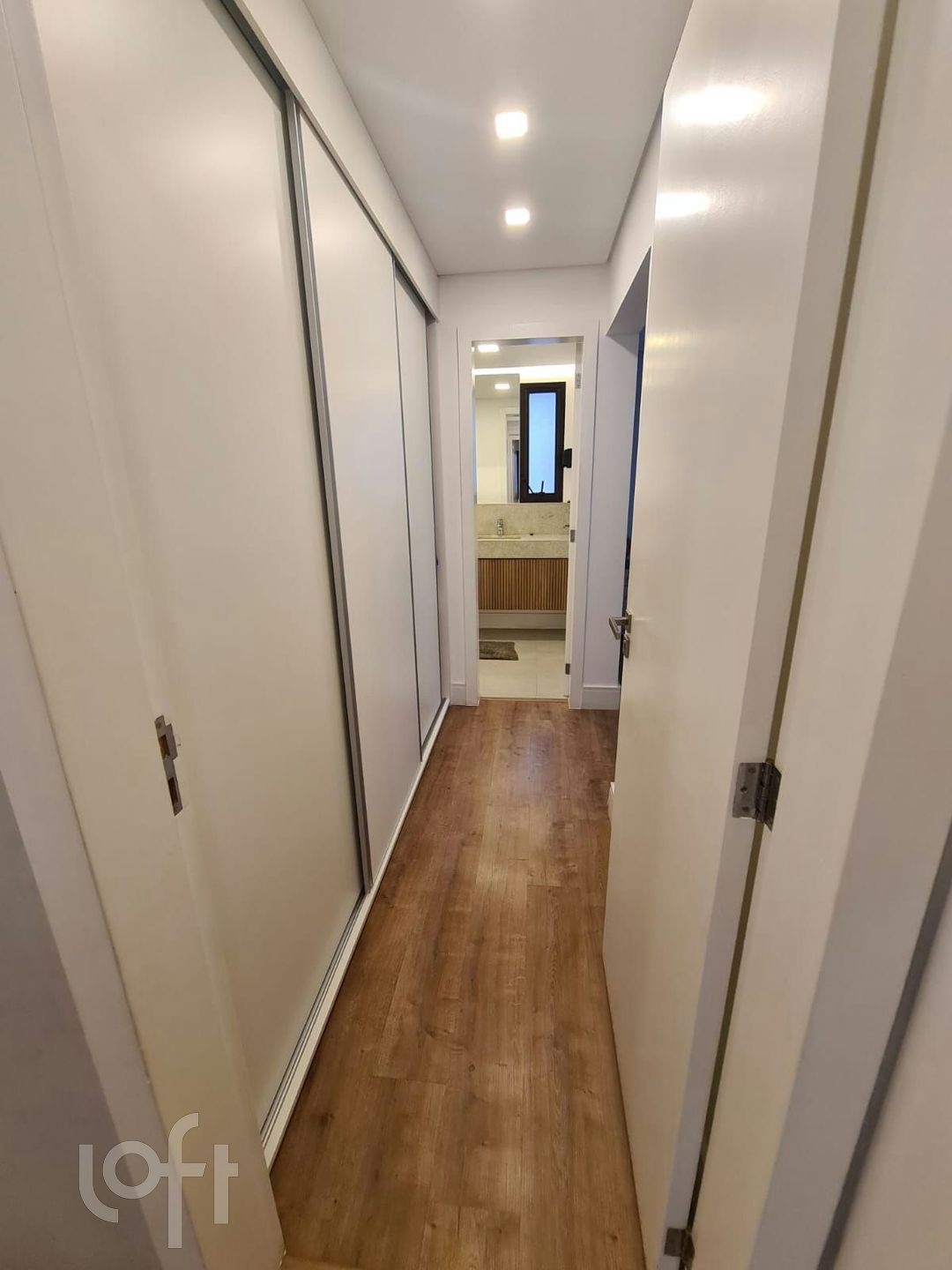 Apartamento à venda com 3 quartos, 156m² - Foto 9