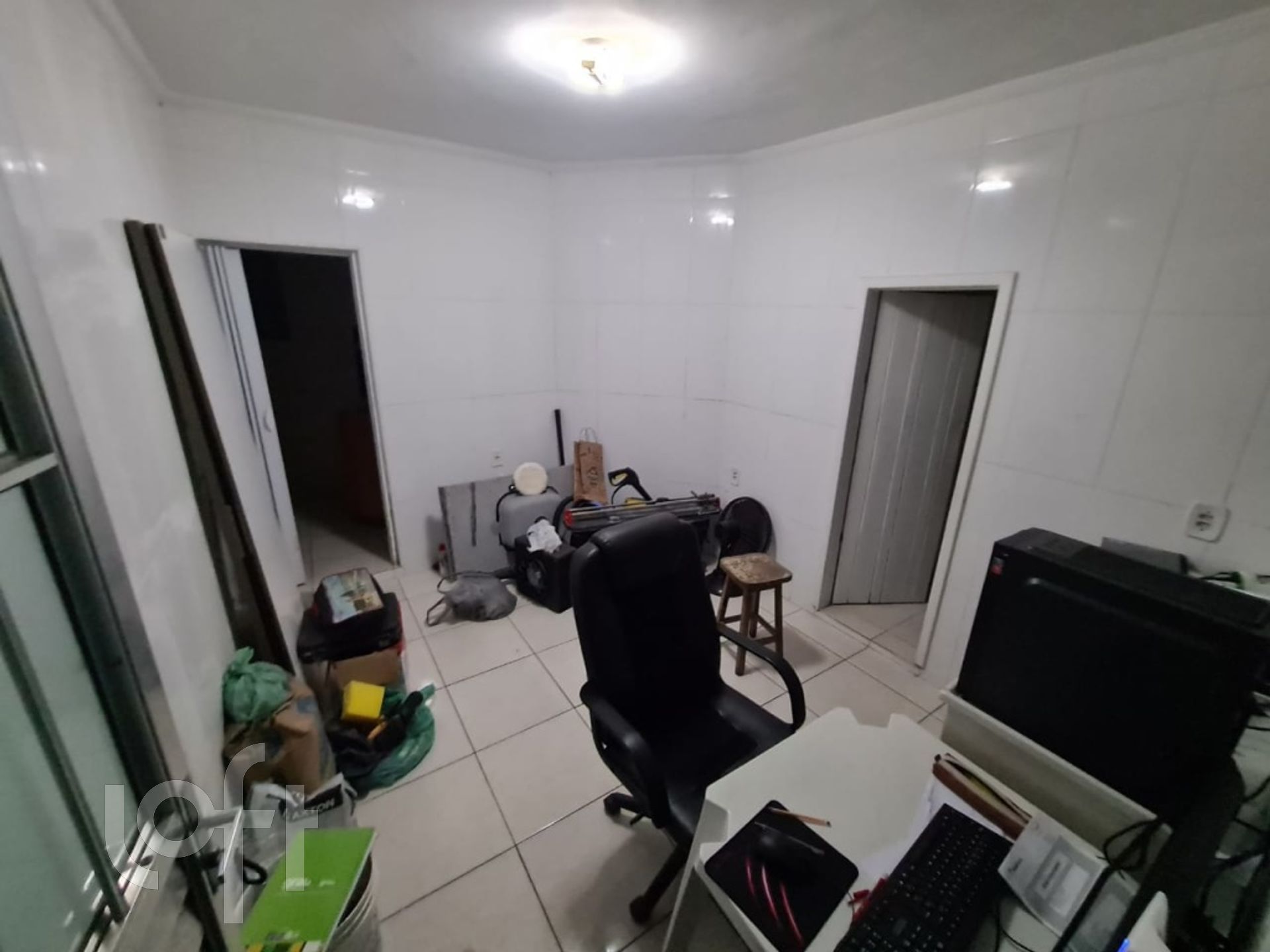 Casa à venda com 3 quartos, 100m² - Foto 1