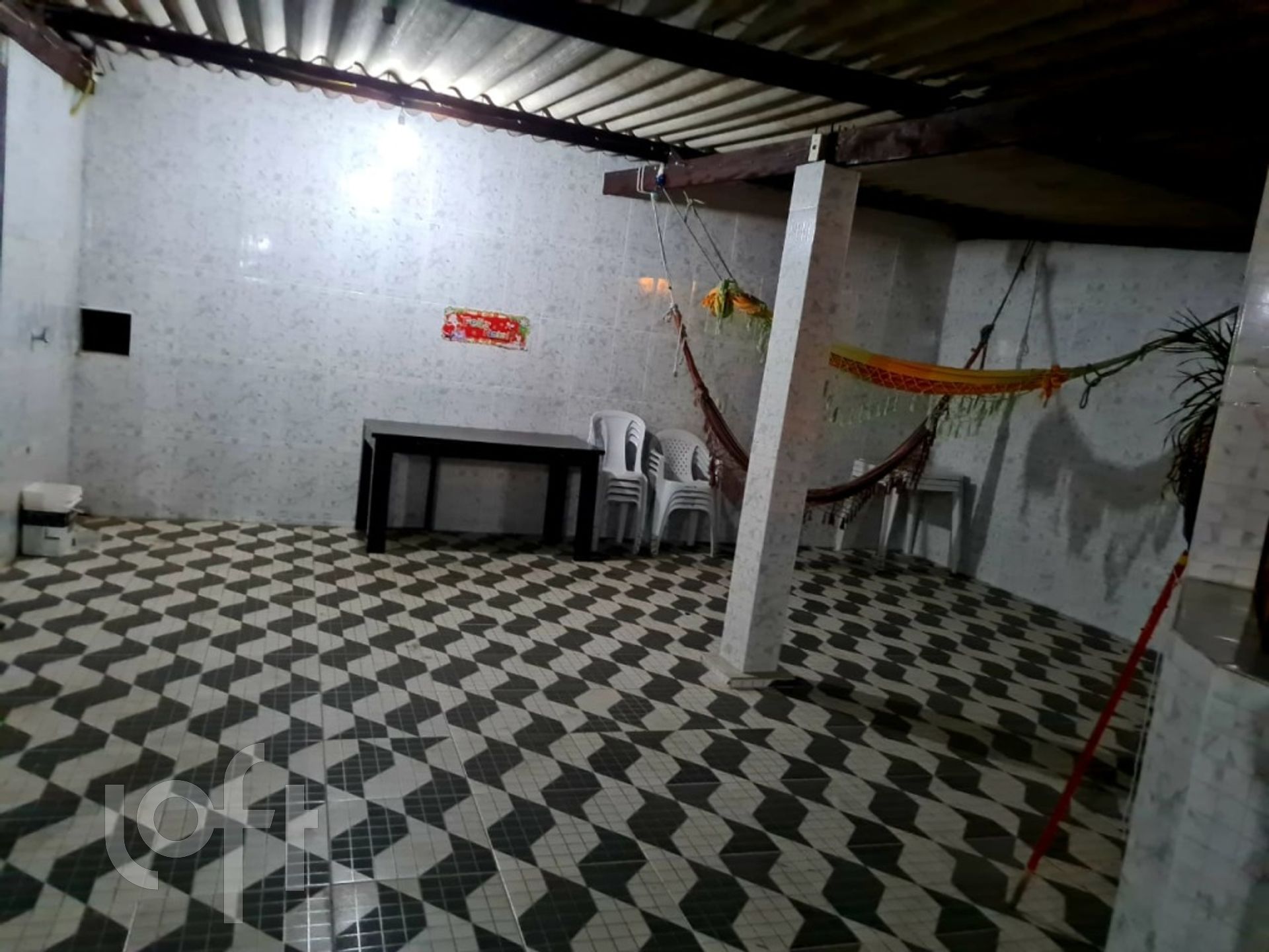 Casa à venda com 3 quartos, 100m² - Foto 2