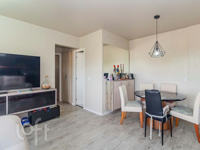 Apartamento com 65m², 2 dormitórios, 1 suíte, 1 vaga, Vila Ipiranga em Porto Alegre