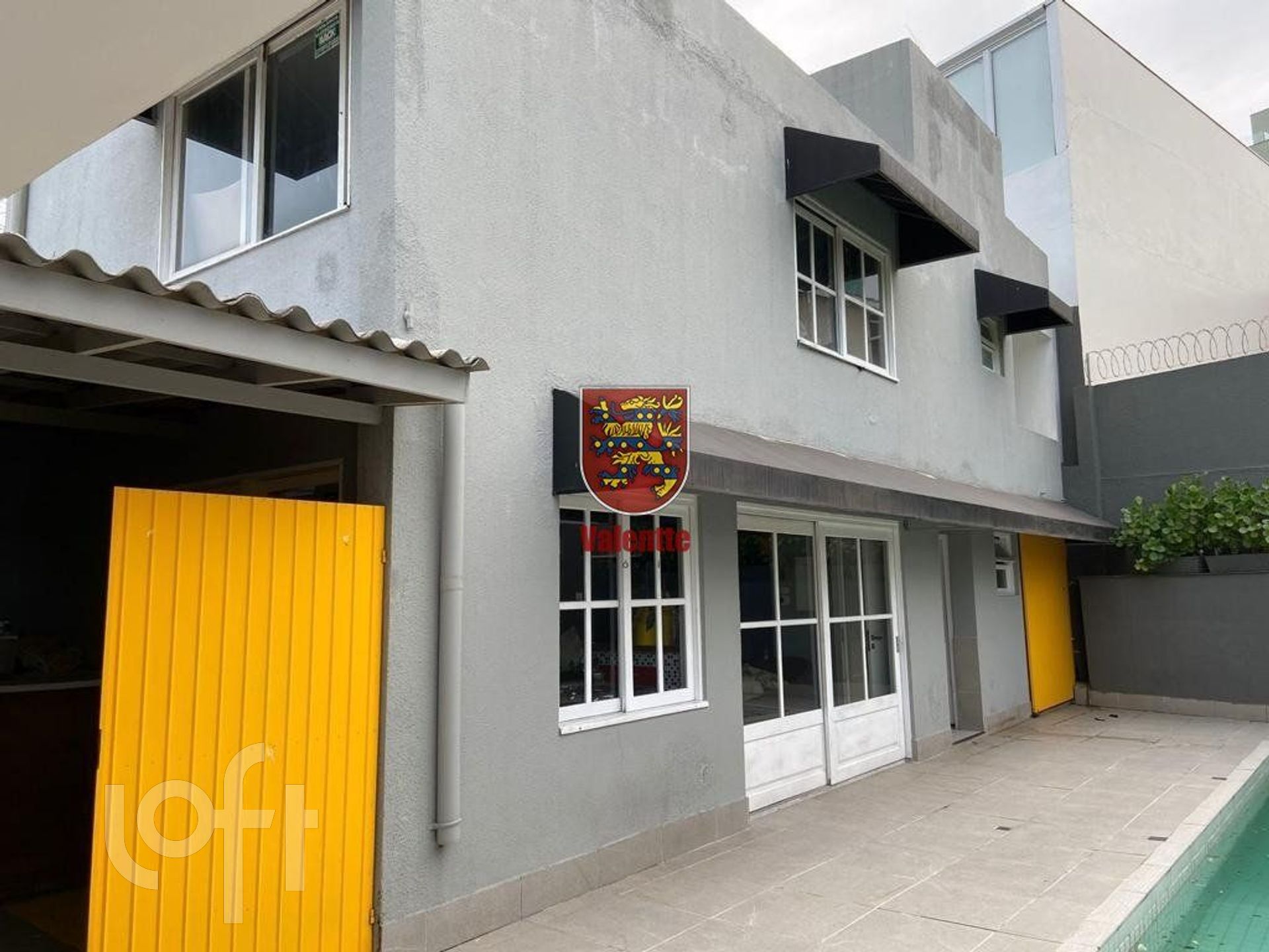 Casa Residencial com 330m², 4 quartos, 2 suítes, 2 garagens, no bairro Bom abrigo em Florianópolis