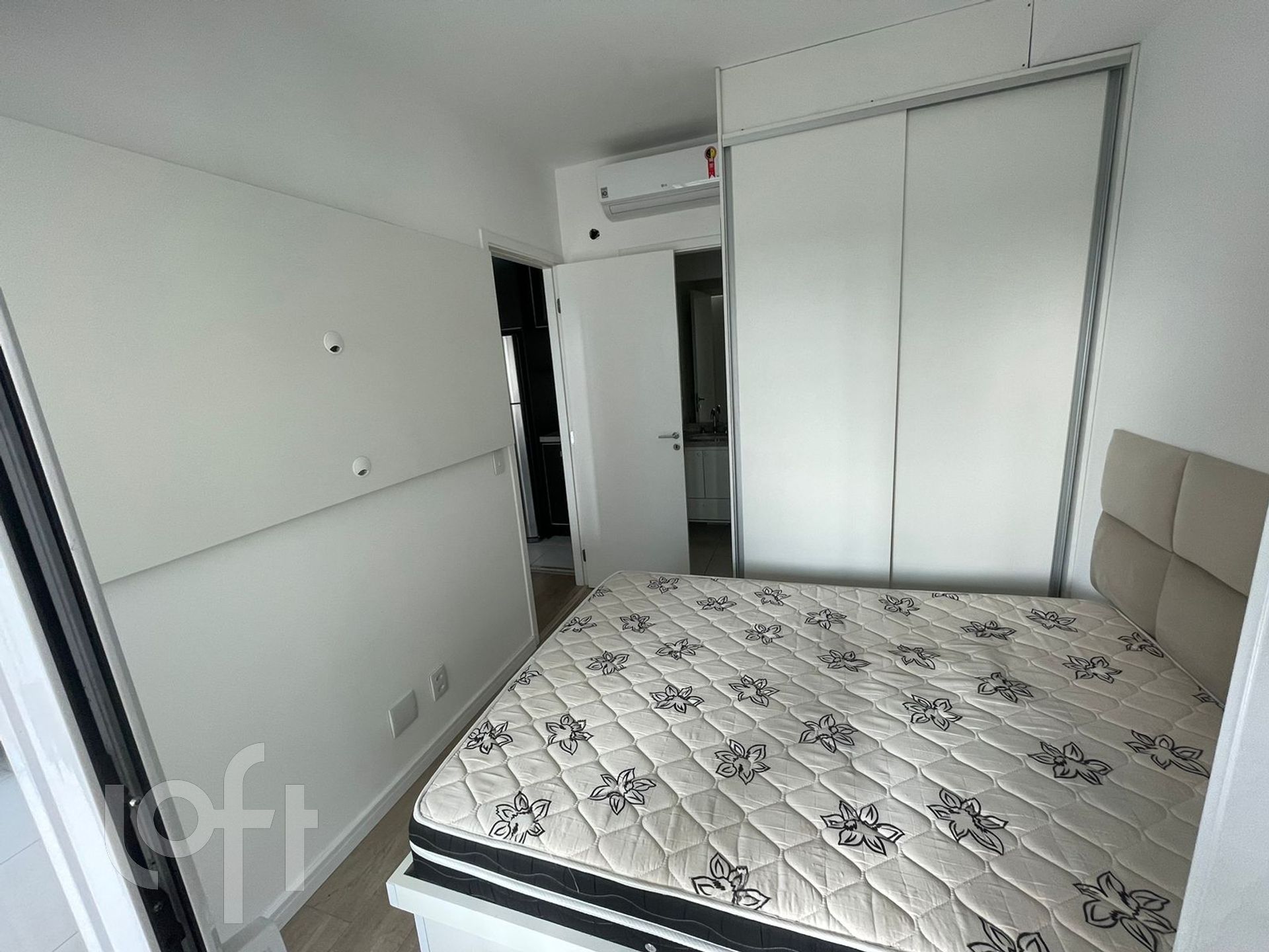 Apartamento à venda com 1 quarto, 33m² - Foto 9