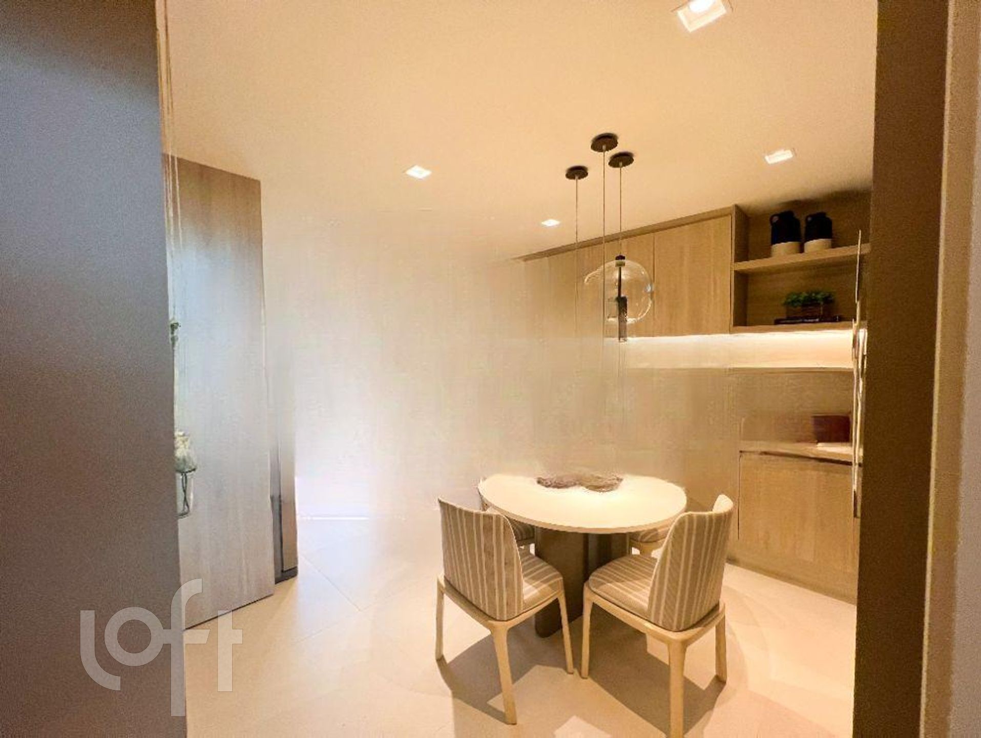 Apartamento à venda com 4 quartos, 194m² - Foto 5