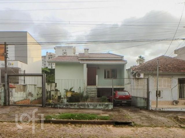 Casa com 184m², 4 dormitórios, Vila Ipiranga em Porto Alegre