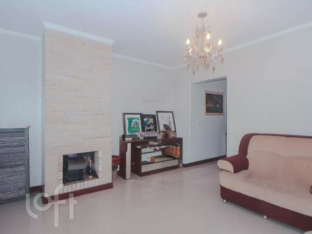 Casa com 184m², 4 dormitórios, Vila Ipiranga em Porto Alegre