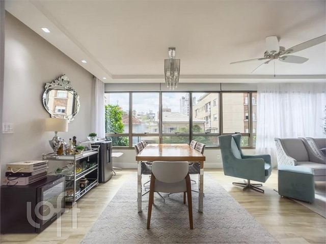 Apartamento com 129m², 3 dormitórios, 1 suíte, 2 vagas, Menino Deus em Porto Alegre