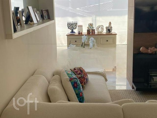 Apartamento com 87m², 3 dormitórios, 1 suíte, 1 vaga, Petrópolis em Porto Alegre