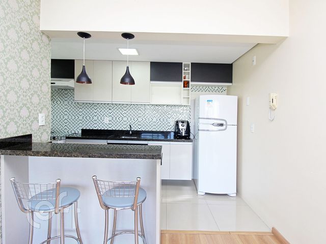 Apartamento com 81m², 3 dormitórios, 1 suíte, 2 vagas, Santana em Porto Alegre