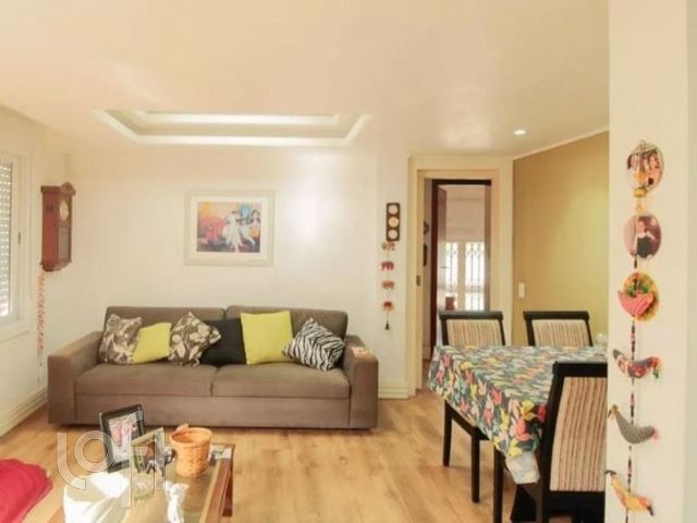 Apartamento com 96m², 3 dormitórios, 1 suíte, 1 vaga, Petrópolis em Porto Alegre