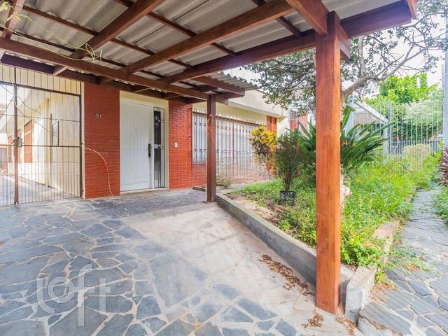 Casa com 162m², 4 dormitórios, 1 suíte, 3 vagas, Vila Ipiranga em Porto Alegre