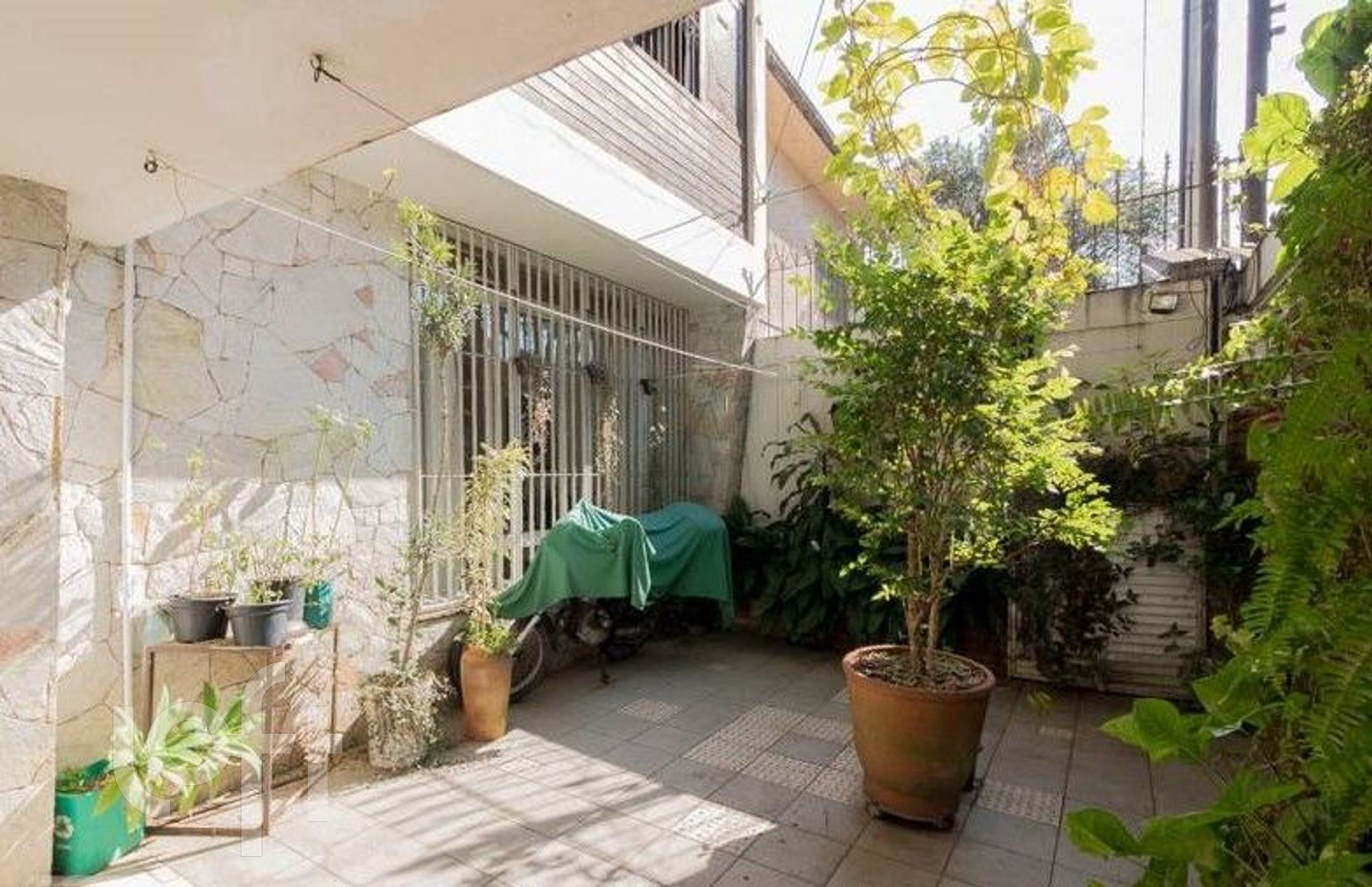 Casa à venda com 3 quartos, 165m² - Foto 1