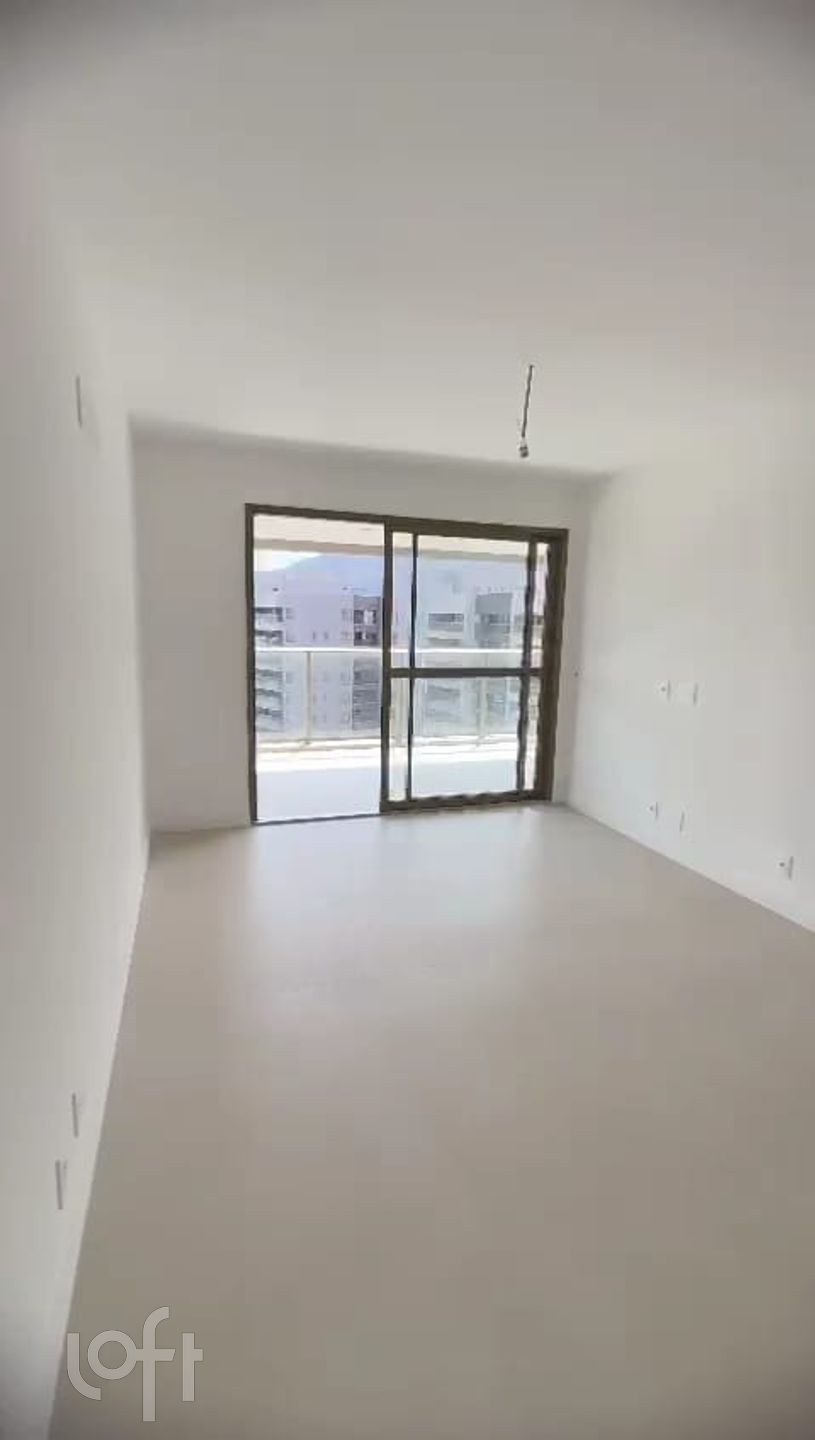 Apartamento à venda com 3 quartos, 121m² - Foto 1