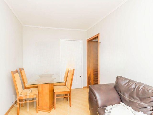 Apartamento com 65m², 2 dormitórios, 2 vagas, Jardim Botânico em Porto Alegre