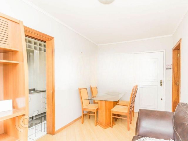 Apartamento com 65m², 2 dormitórios, 2 vagas, Jardim Botânico em Porto Alegre