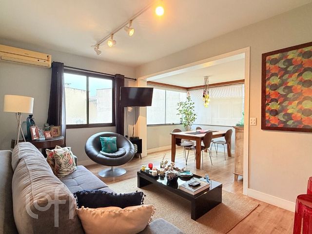 Apartamento com 77m², 2 dormitórios, 1 suíte, 2 vagas, Bela Vista em Porto Alegre