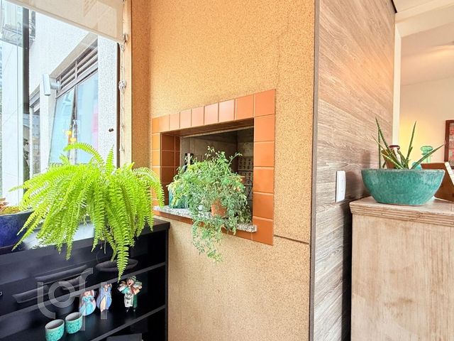 Apartamento com 77m², 2 dormitórios, 1 suíte, 2 vagas, Bela Vista em Porto Alegre