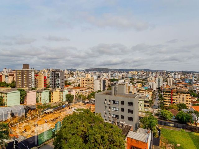 Apartamento com 222m², 3 dormitórios, 1 suíte, 2 vagas, Rio Branco em Porto Alegre