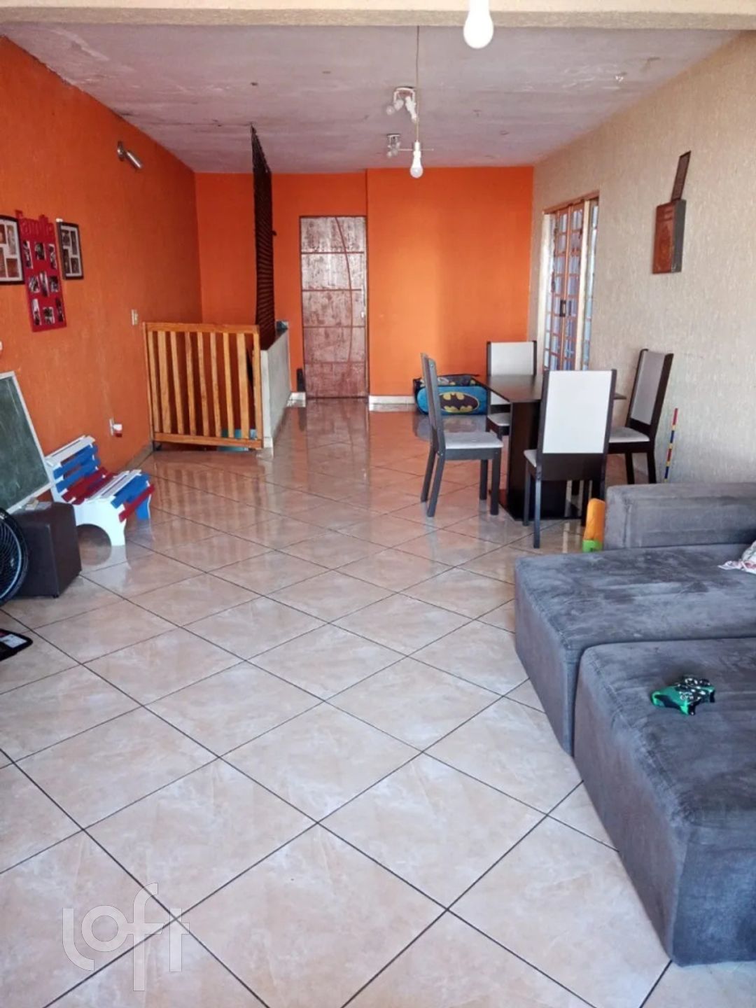 Casa à venda com 4 quartos, 125m² - Foto 1