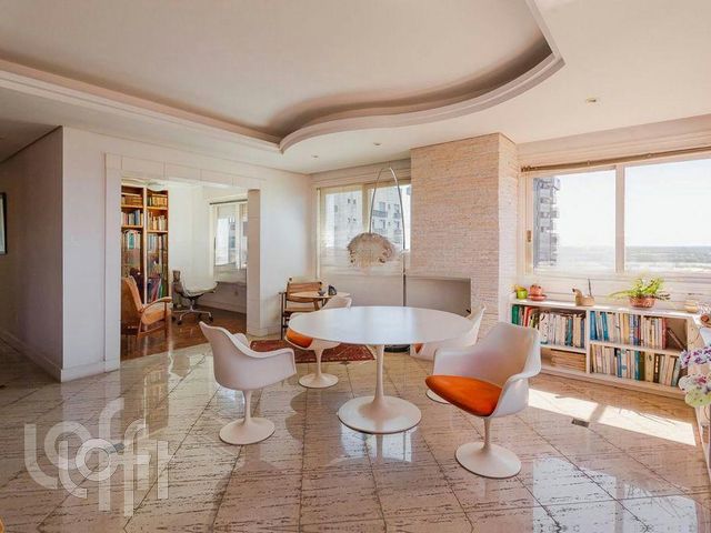 Apartamento com 314m², 3 dormitórios, 2 suítes, 2 vagas, Moinhos de Vento em Porto Alegre