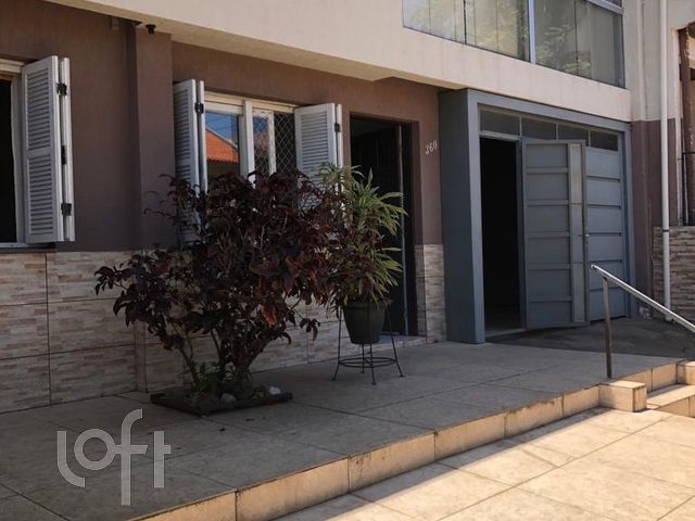 Casa com 208m², 4 dormitórios, 1 suíte, 3 vagas, Vila Ipiranga em Porto Alegre