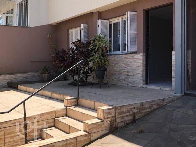 Casa com 208m², 4 dormitórios, 1 suíte, 3 vagas, Vila Ipiranga em Porto Alegre